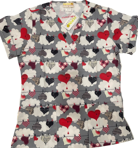 Pepino Uniforms Top con cuello en V y corazones colgantes sombreados estampados